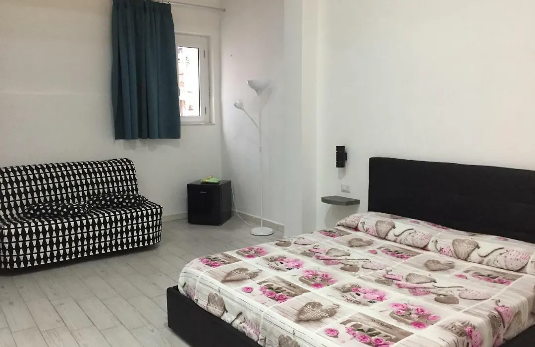 Dora'S House-1